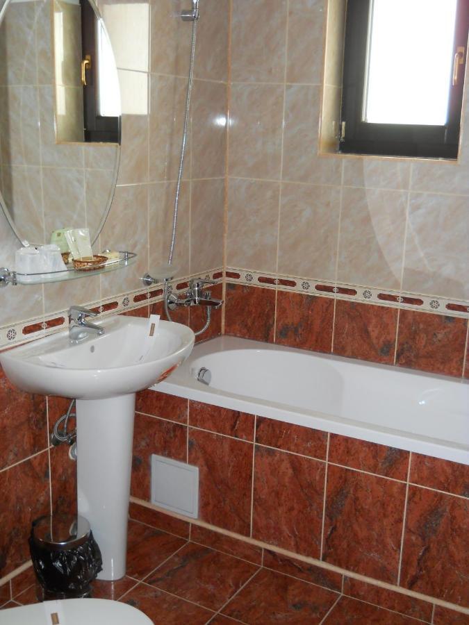 Casa Domneasca Ξενοδοχείο Curtea de Argeş Δωμάτιο φωτογραφία